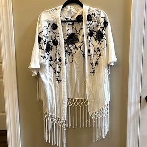 Pink Blush kimono size small. White with black floral design
